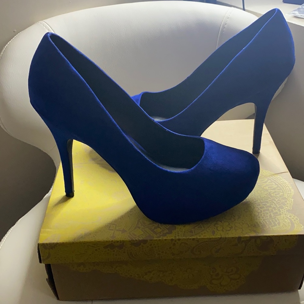 Like new royal blue heels
